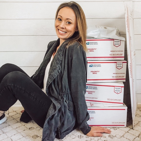 Other - Meet Your Seller Stylist 🌿